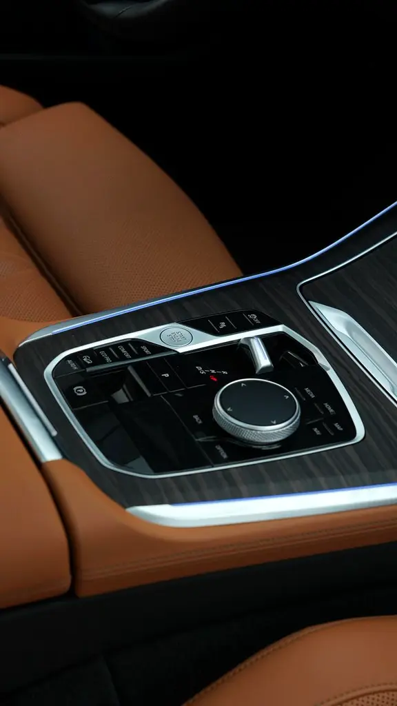2025 BMW X5 xDrive40i - GCC Specs - Brand New! - Image 10