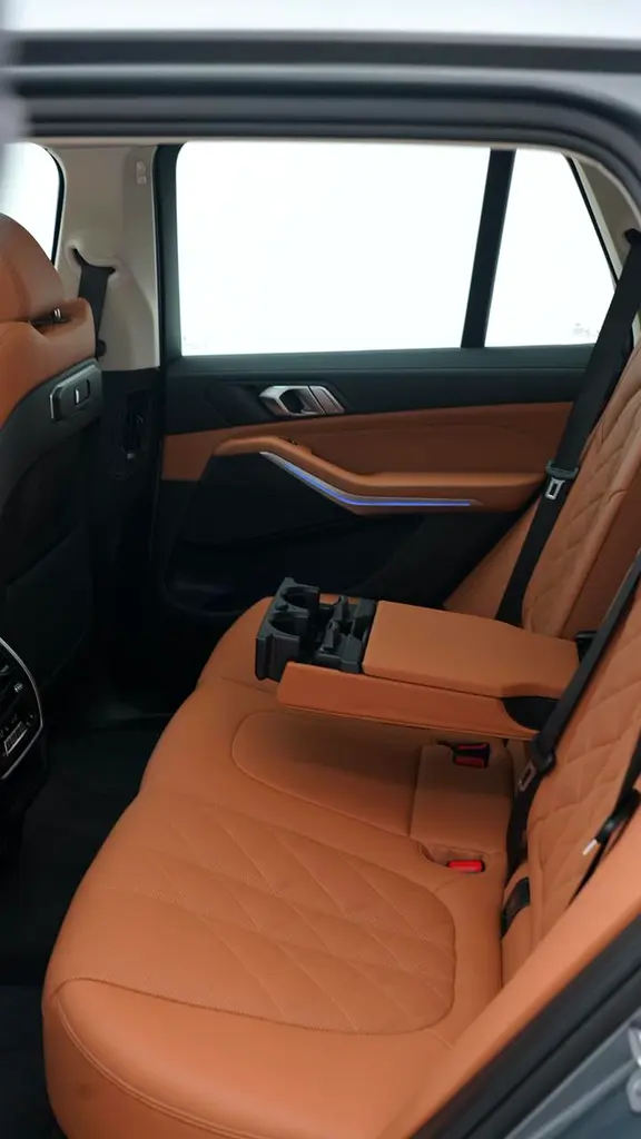2025 BMW X5 xDrive40i - GCC Specs - Brand New! - Image 14