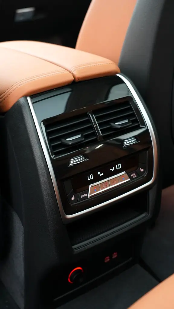 2025 BMW X5 xDrive40i - GCC Specs - Brand New! - Image 15