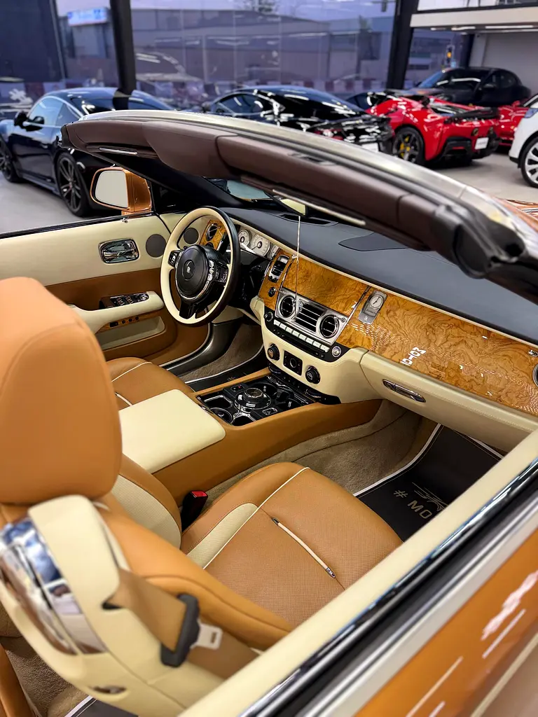 Rolls Royce Dawn - Image 13