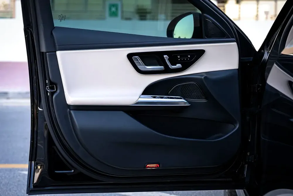 2025 | Mercedes E200 Black | Low Mileage | Brand new | Clean title | Warranty | - Image 7