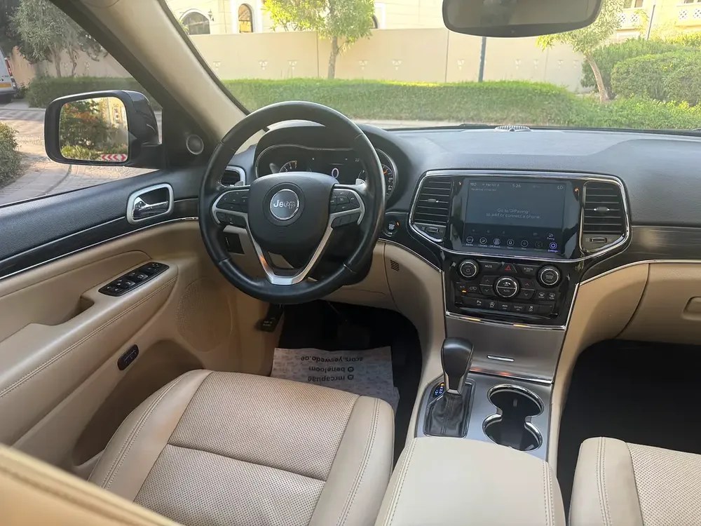Jeep Grand Cherokee Limited 2020 GCC Specs in excellent condition in and out - Image 15