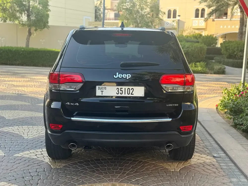Jeep Grand Cherokee Limited 2020 GCC Specs in excellent condition in and out - Image 7