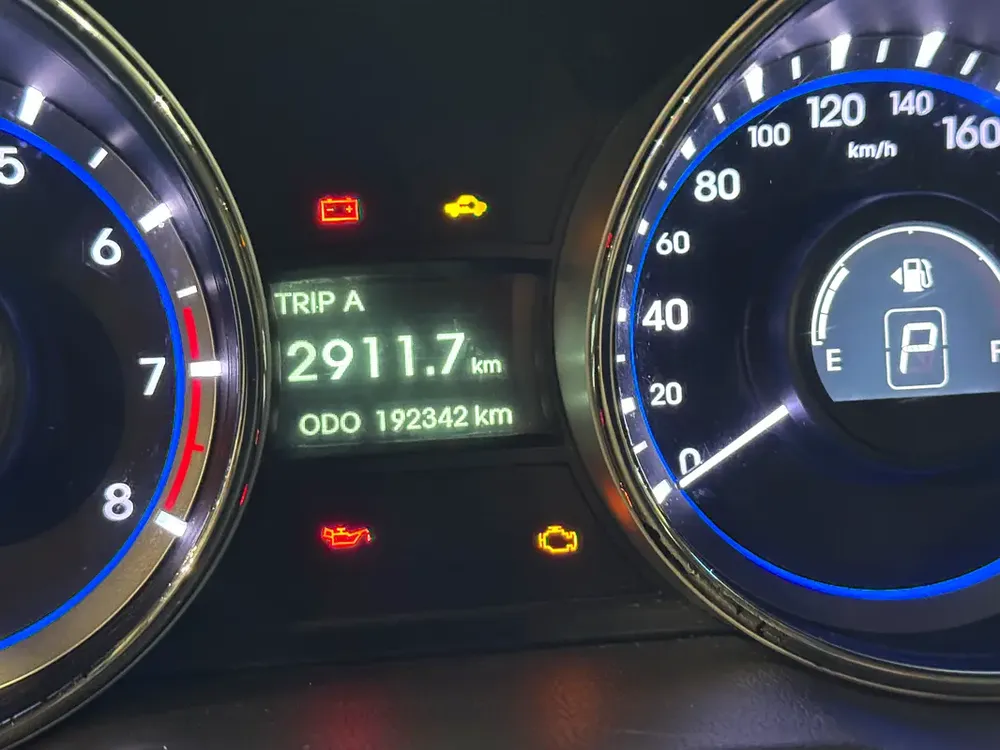 2014 GCC Hyundai Sonata Full options // Super Clean Car // No Accident// Well Maintained Car - Image 13