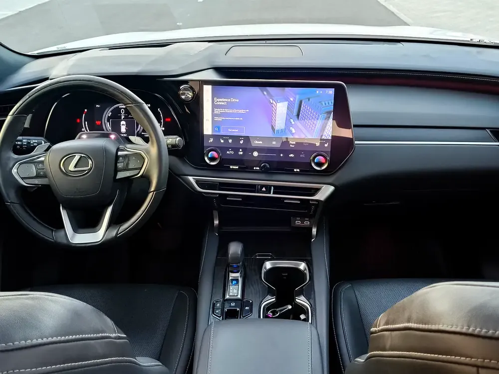 2023 Lexus RX 350h Platinum Hybrid - American Specs - Pristine Condition - Image 11