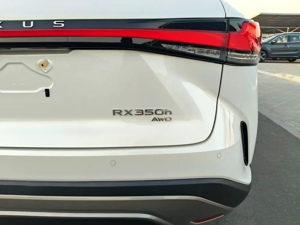 2023 Lexus RX 350h Platinum Hybrid - American Specs - Pristine Condition - Image 15