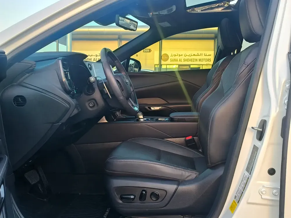 2023 Lexus RX 350h Platinum Hybrid - American Specs - Pristine Condition - Image 9