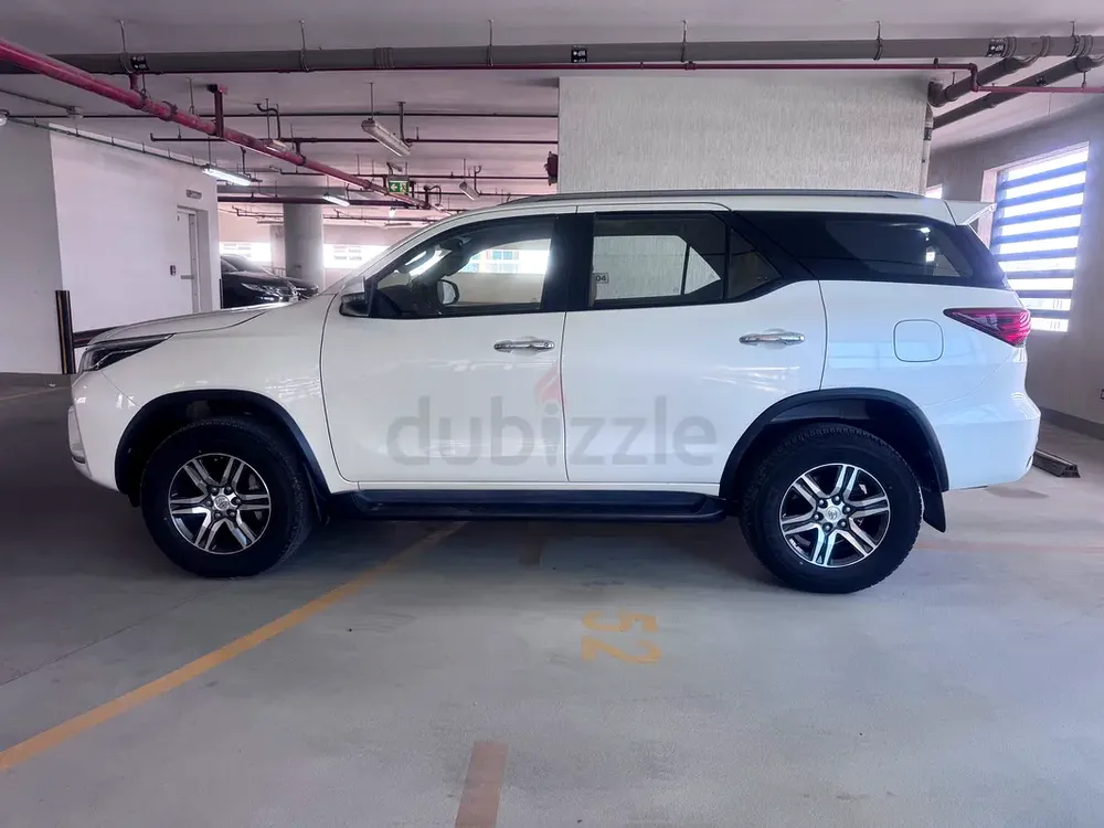 2021 Toyota Fortuner EXR 2.7L 4x4 | GCC | Full Company Maintenance | Low Mileage - Image 7