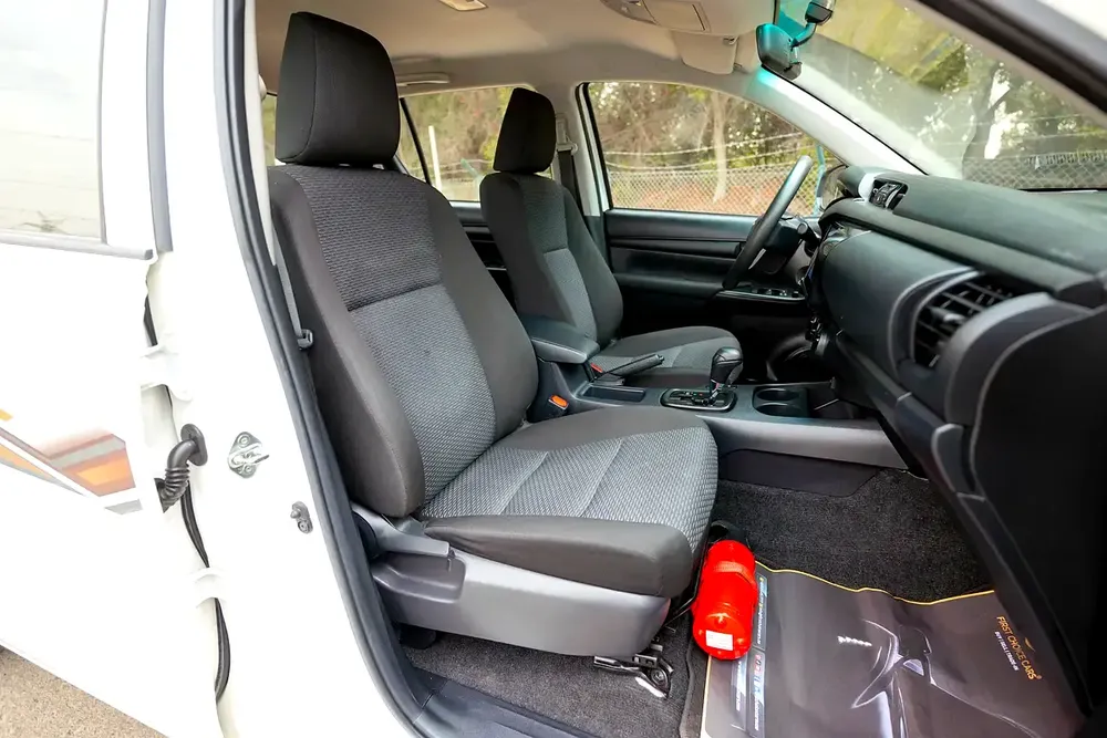 Hilux | Double Cabin 4x2 | Automatic | GCC Specs | Ref#T51049 - Image 11