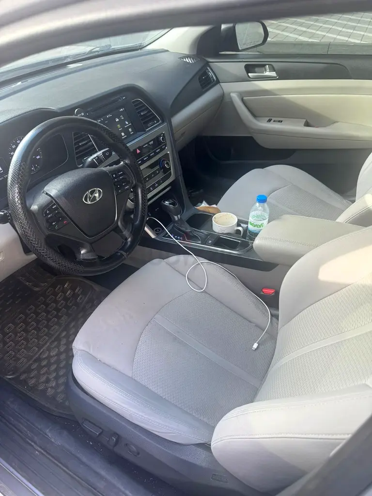 2016 Hyundai Sonata GL - American Specs - Well Maintained - Image 5