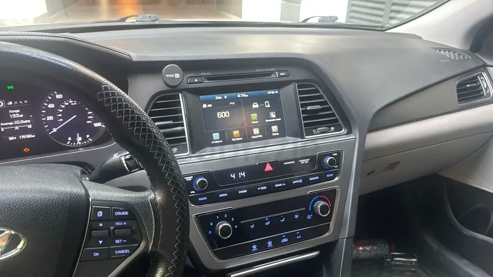 2016 Hyundai Sonata GL - American Specs - Well Maintained - Image 6