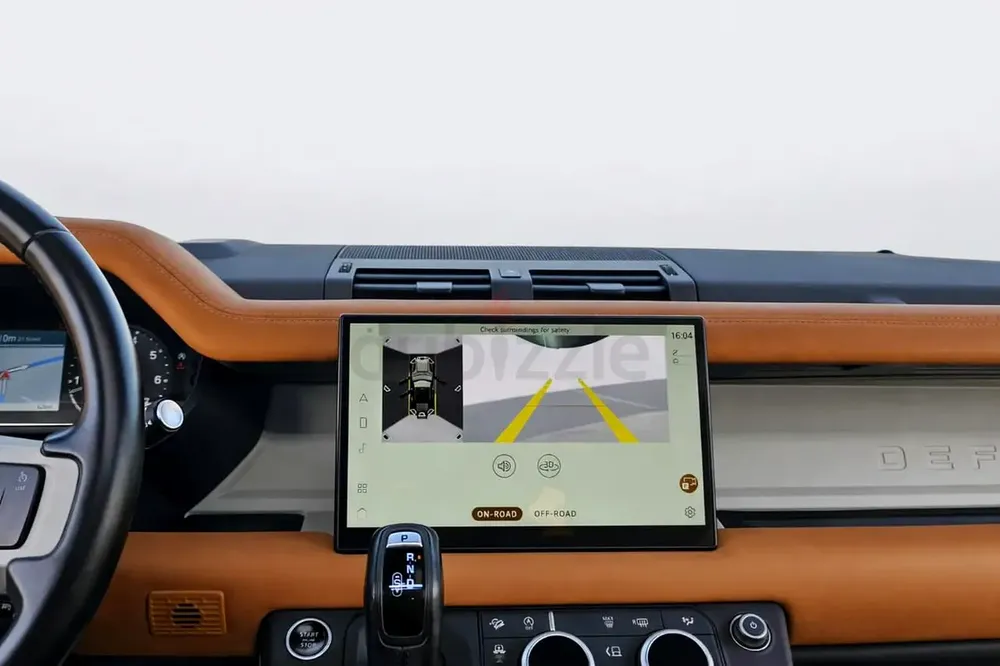 2023 Land Rover Defender 110 HSE P300 | 11,400 KM | 7 Seats | Panoramic Roof | Dubai Registered - Image 15