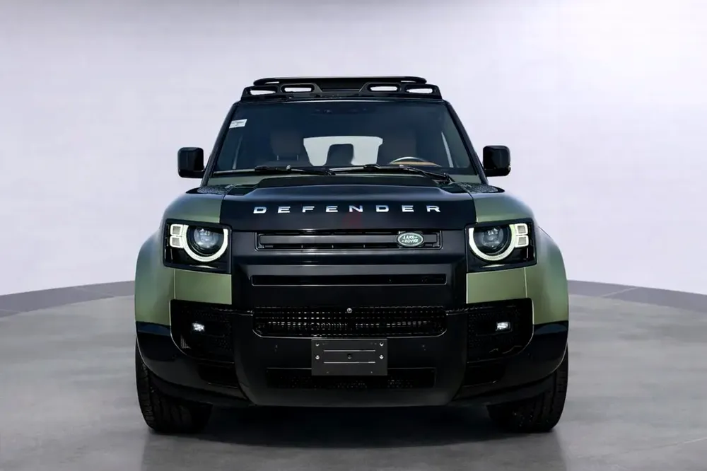 2023 Land Rover Defender 110 HSE P300 | 11,400 KM | 7 Seats | Panoramic Roof | Dubai Registered - Image 4