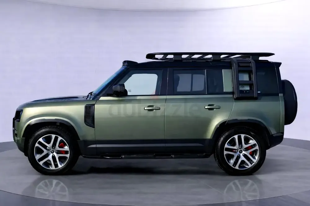 2023 Land Rover Defender 110 HSE P300 | 11,400 KM | 7 Seats | Panoramic Roof | Dubai Registered - Image 5