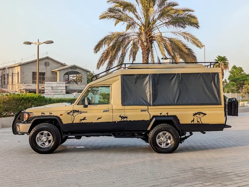 2019 TOYOTA LAND CRUISER MODIFIED TO SAFARI TRUCK GCC IN EXCELLENT CONDITION - Image 10
