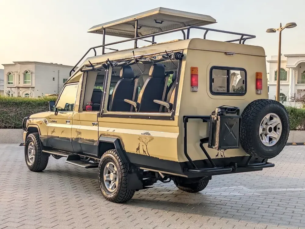 2019 TOYOTA LAND CRUISER MODIFIED TO SAFARI TRUCK GCC IN EXCELLENT CONDITION - Image 12
