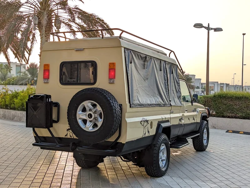 2019 TOYOTA LAND CRUISER MODIFIED TO SAFARI TRUCK GCC IN EXCELLENT CONDITION - Image 14