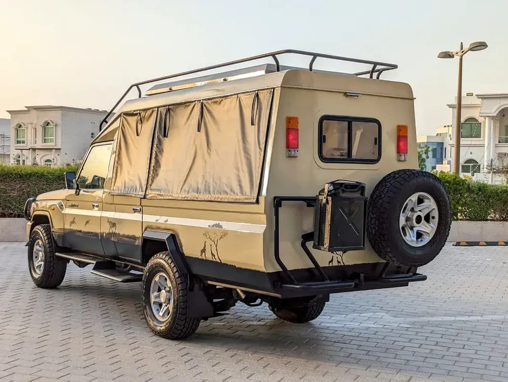 2019 TOYOTA LAND CRUISER MODIFIED TO SAFARI TRUCK GCC IN EXCELLENT CONDITION - Image 15