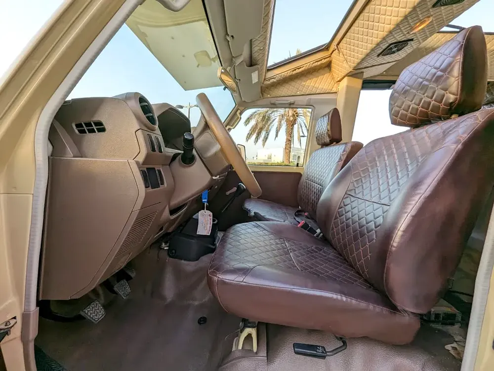 2019 TOYOTA LAND CRUISER MODIFIED TO SAFARI TRUCK GCC IN EXCELLENT CONDITION - Image 18