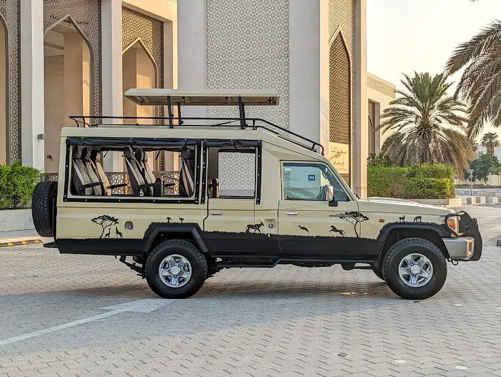 2019 TOYOTA LAND CRUISER MODIFIED TO SAFARI TRUCK GCC IN EXCELLENT CONDITION - Image 7