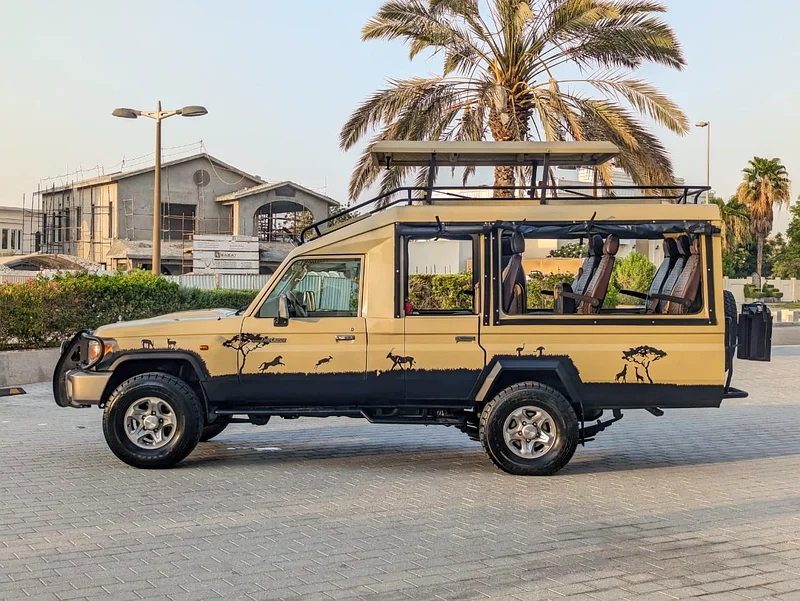2019 TOYOTA LAND CRUISER MODIFIED TO SAFARI TRUCK GCC IN EXCELLENT CONDITION - Image 8