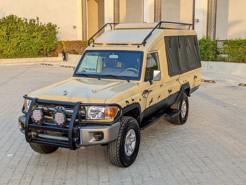 2019 TOYOTA LAND CRUISER MODIFIED TO SAFARI TRUCK GCC IN EXCELLENT CONDITION - Image 9