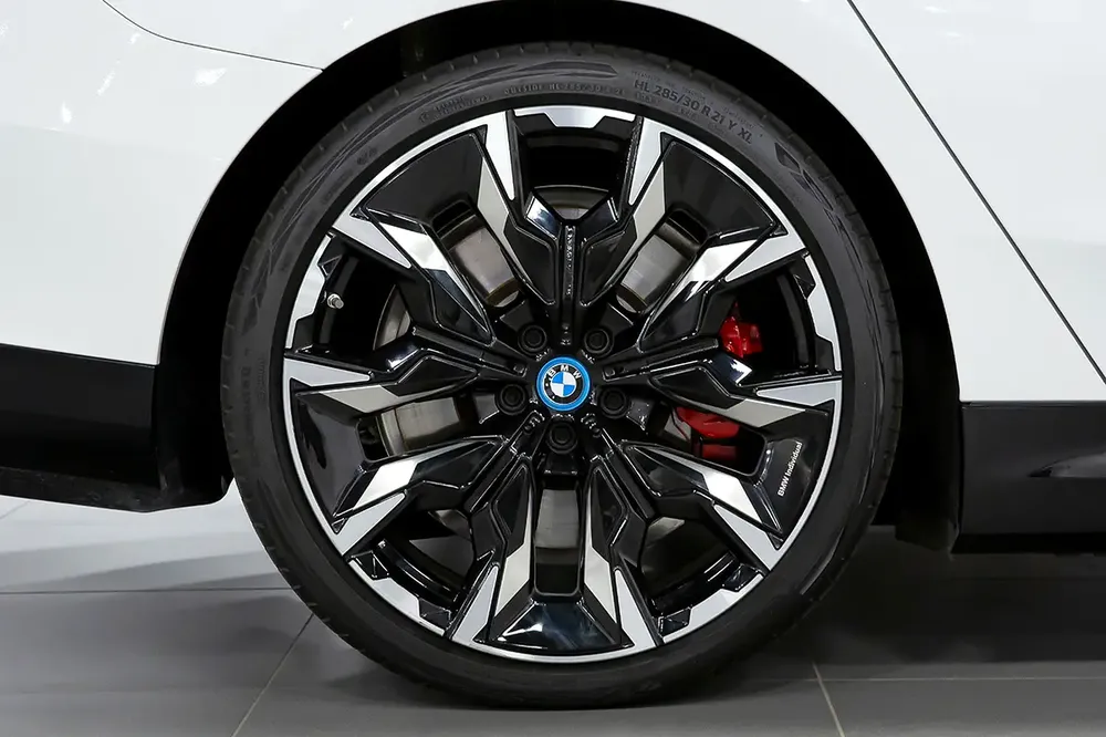 BMW i5 M60 xDrive (REF NO# 146206) - Image 7