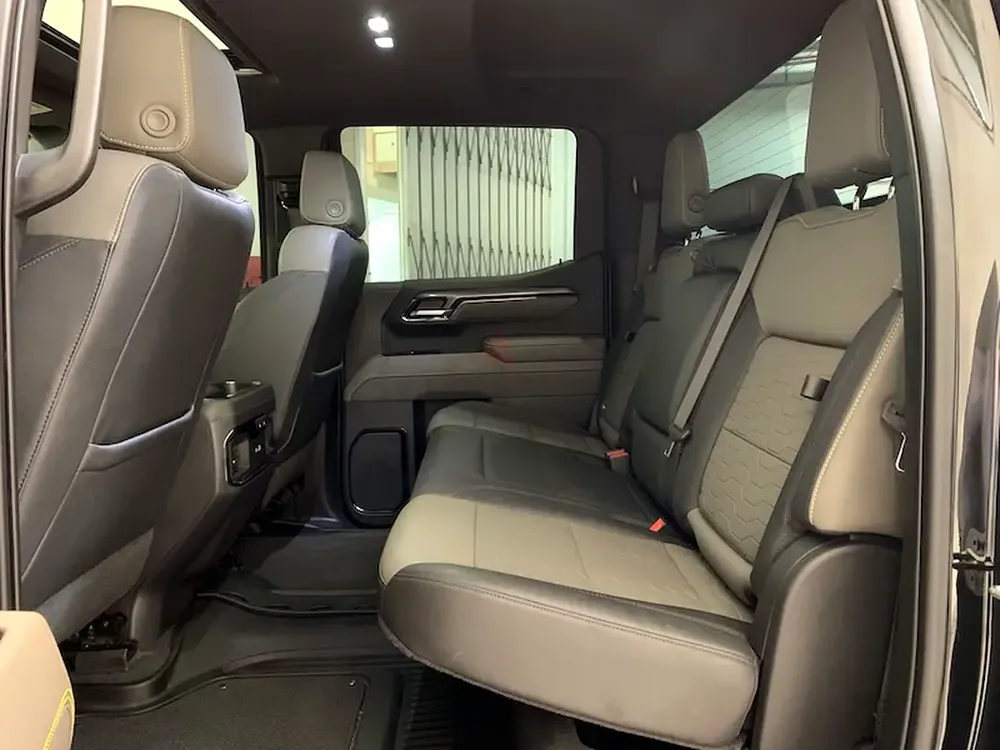 2023 Chevrolet Silverado ZR2 | GCC Specs | Pristine Condition - Image 6