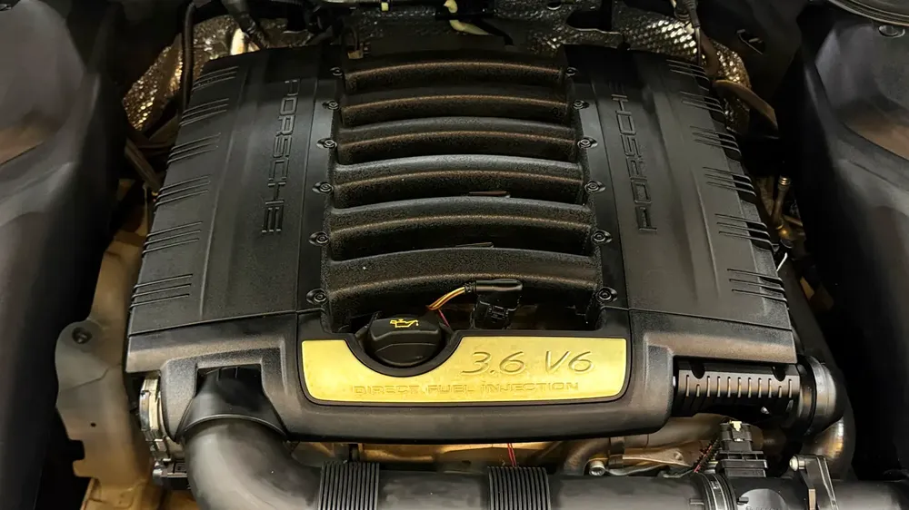 2017 Porsche Cayenne Platinum Edition V6 Gcc 1st Owner Full Service History - Image 19