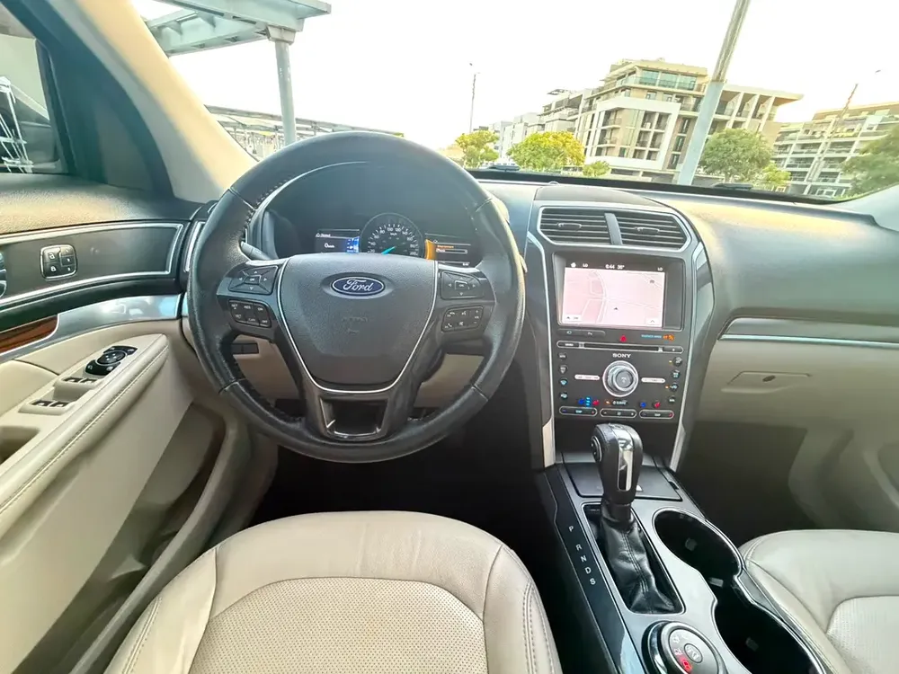 Under Warranty / Service Contract / FSH | Ford Explorer Limited 2018 GCC Specifications (2 Keys) - Image 10