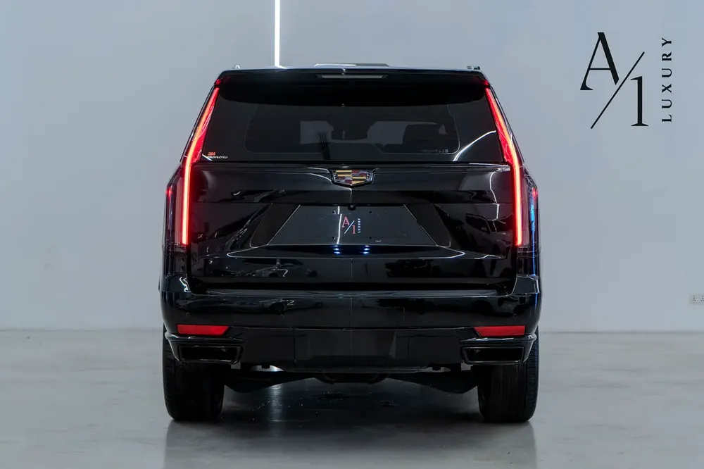 2022 Cadillac Escalade Platinum Edition, With Full Service History, Excellent Condition, GCC Spec - Image 4