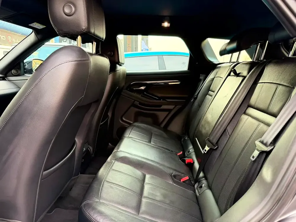 RANGE ROVER EVOQUE - MODEL 2020 - GCC SPECS - NO ACCIDENT - Image 12