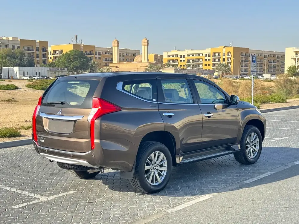 Mitsubishi Montero Sport 2017 Gcc Mid Option Free accident Perfect Condition - Image 7