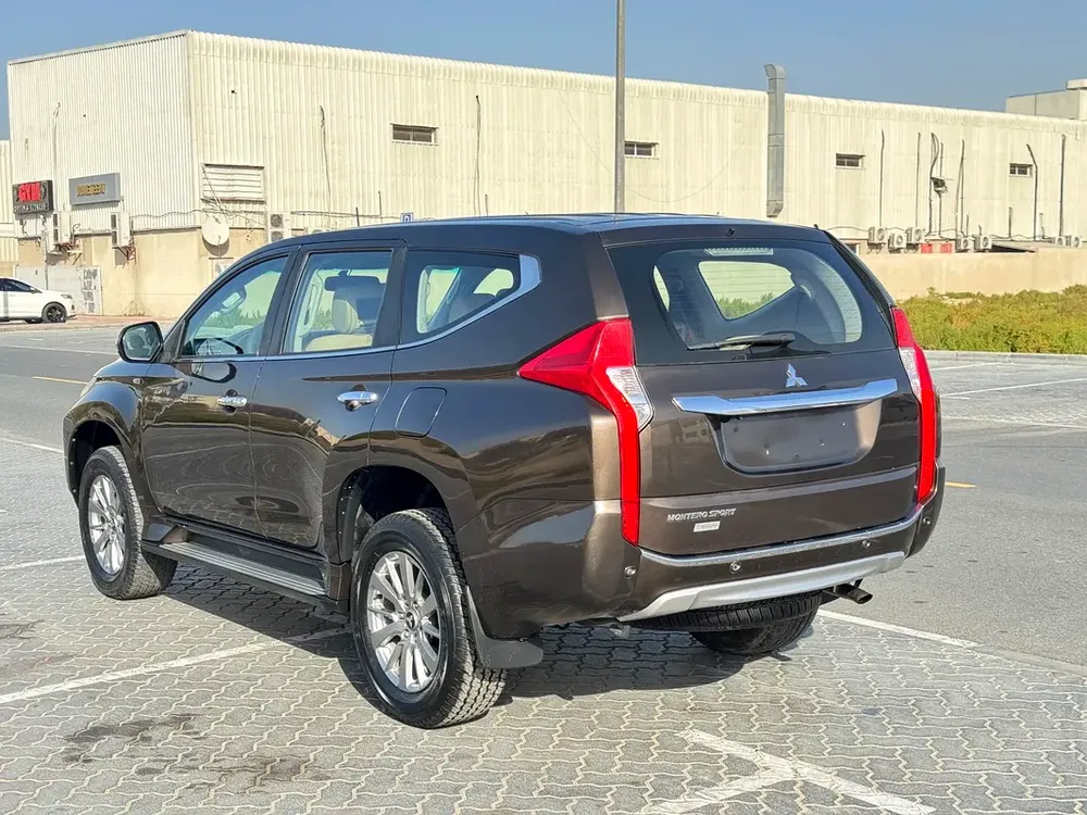 Mitsubishi Montero Sport 2017 Gcc Mid Option Free accident Perfect Condition - Image 8