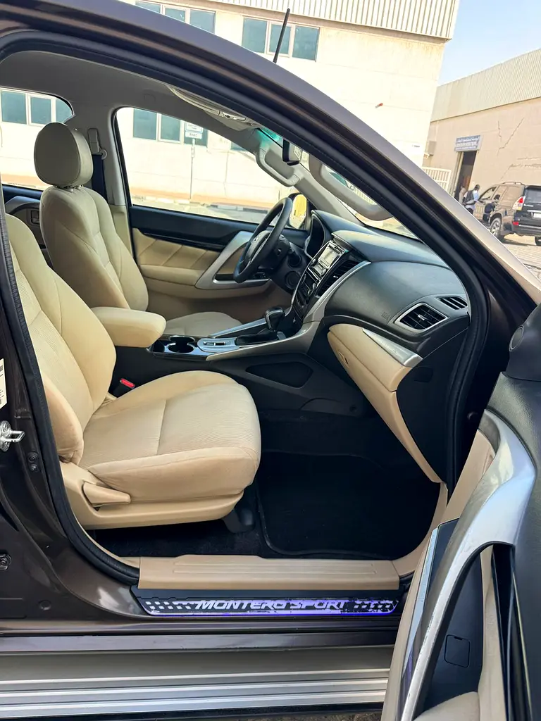 Mitsubishi Montero Sport 2017 Gcc Mid Option Free accident Perfect Condition - Image 9