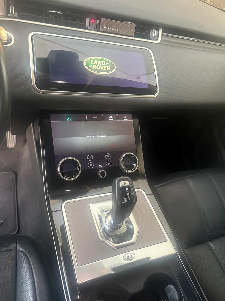 Land Rover Range Rover Evoque P200 S 2020 - GCC Specs - Excellent Condition - Image 4