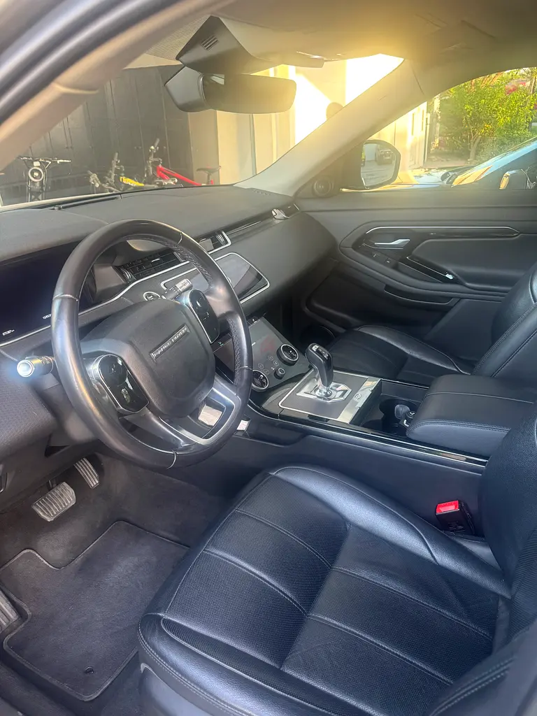 Land Rover Range Rover Evoque P200 S 2020 - GCC Specs - Excellent Condition - Image 5