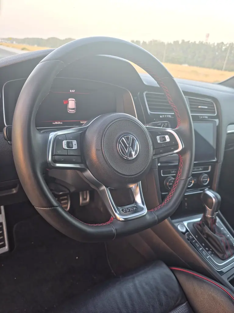 Volkswagen Golf GTI 2019 GCC Specs - Image 10