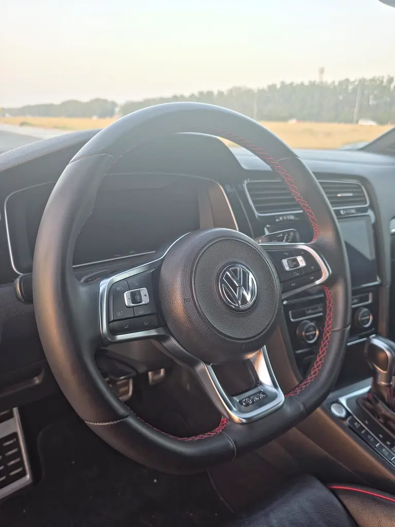 Volkswagen Golf GTI 2019 GCC Specs - Image 11
