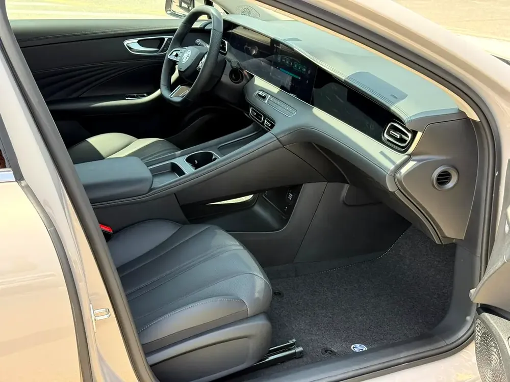 MG MG 8 Luxury 2026 GCC Specs - Image 9
