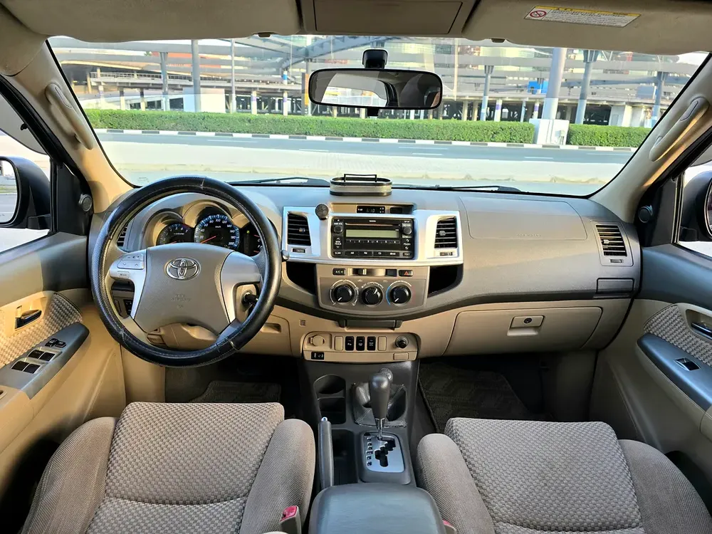 Toyota Fortuner 2012 Black / 2.7L - 4 Cylinder - 4X4 / 2 Keys / Accident Free / Single Owner / GCC - Image 10