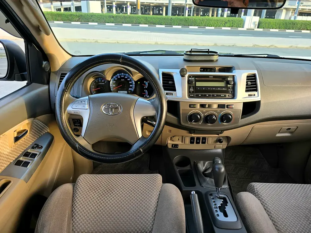 Toyota Fortuner 2012 Black / 2.7L - 4 Cylinder - 4X4 / 2 Keys / Accident Free / Single Owner / GCC - Image 14