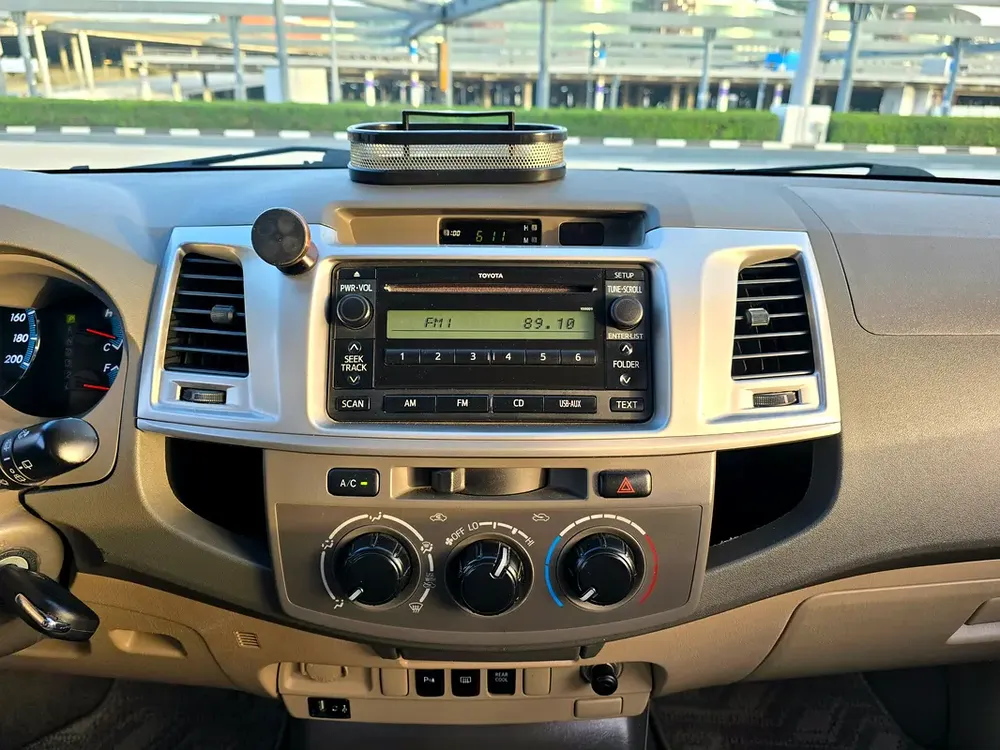 Toyota Fortuner 2012 Black / 2.7L - 4 Cylinder - 4X4 / 2 Keys / Accident Free / Single Owner / GCC - Image 17