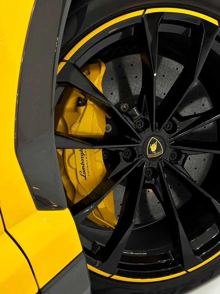 Lamborghini Urus Pearl Capsule - Image 11