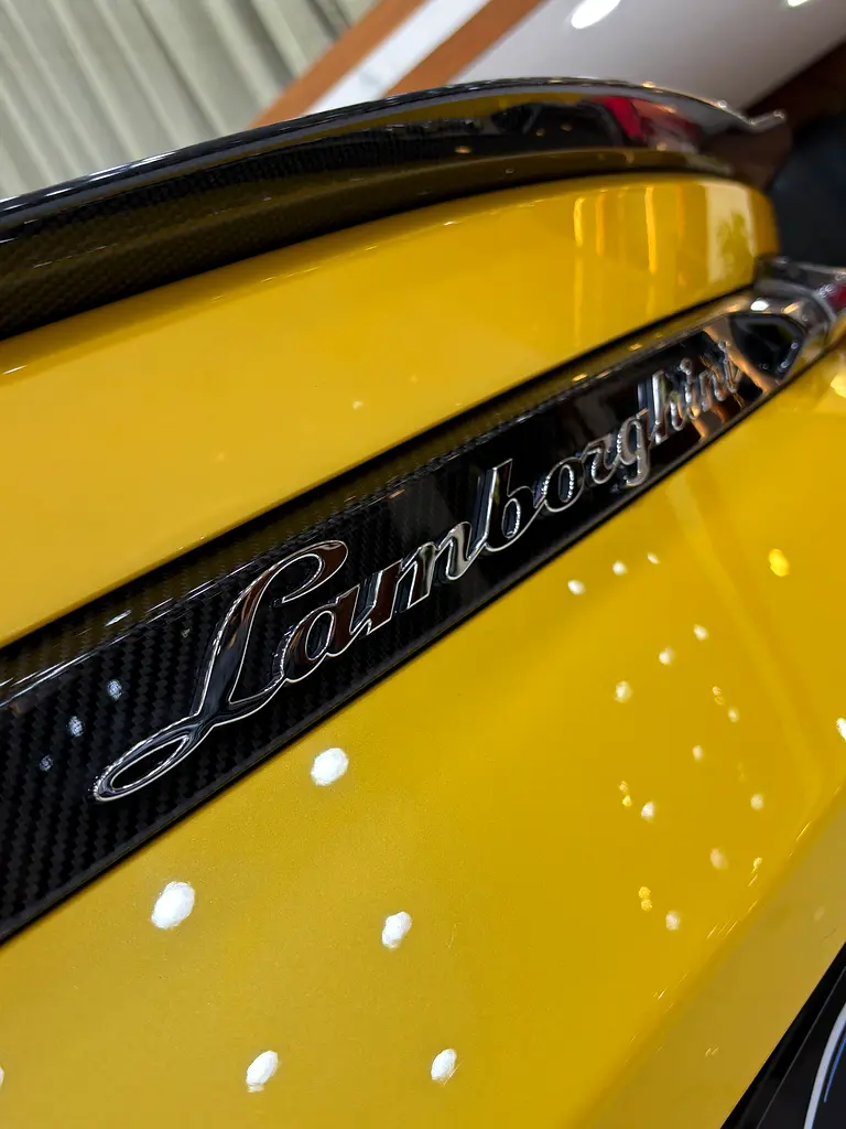 Lamborghini Urus Pearl Capsule - Image 12