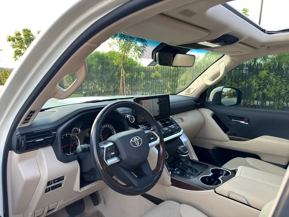 Toyota Land Cruiser GXR 2023 TwinTurbo I GCC Specs I Warranty - Image 8
