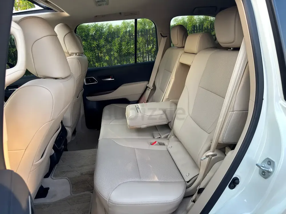 Toyota Land Cruiser GXR 2023 TwinTurbo I GCC Specs I Warranty - Image 9