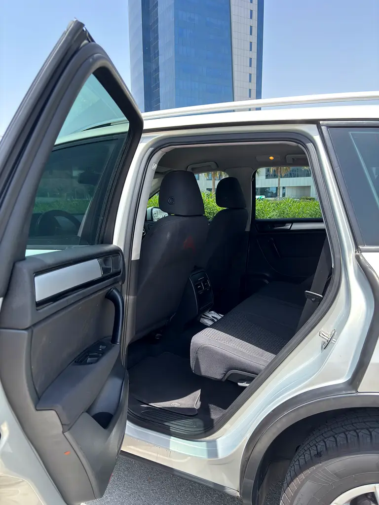 Volkswagen Touareg 2012 - Image 7
