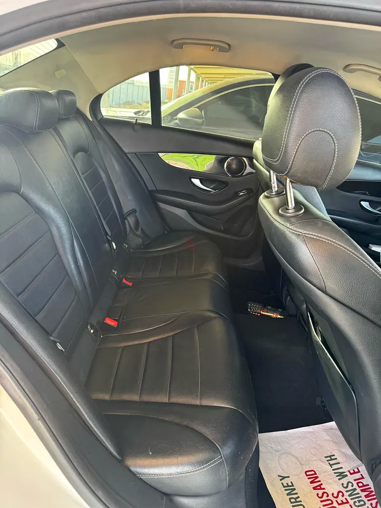 2015 Mercedes-Benz C200 | GCC Specs | Low Mileage | Pristine Condition - Image 4