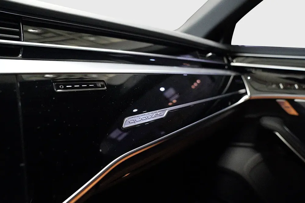 Audi A8L 55 TFSI Quattro - 2023 - Image 12